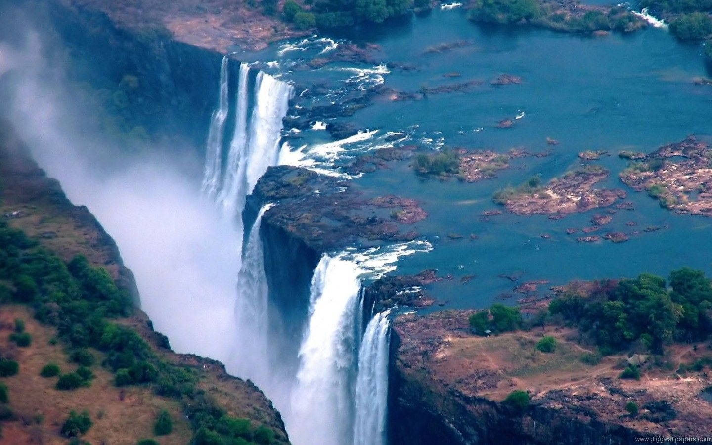 Victoria Falls In Zimbabwe Wallpaper