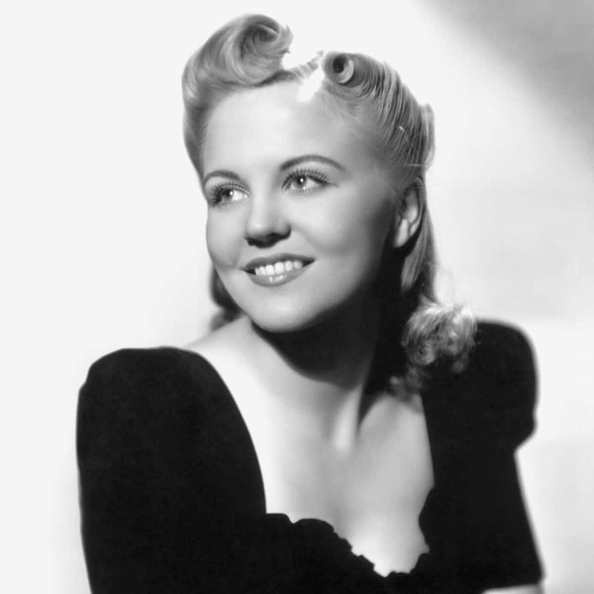 Vintage Blackand White Portrait Peggy Lee Wallpaper