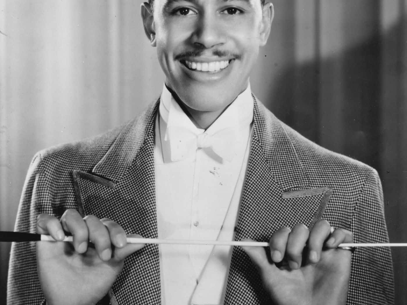 Vintage Jazz Bandleader Smile Wallpaper