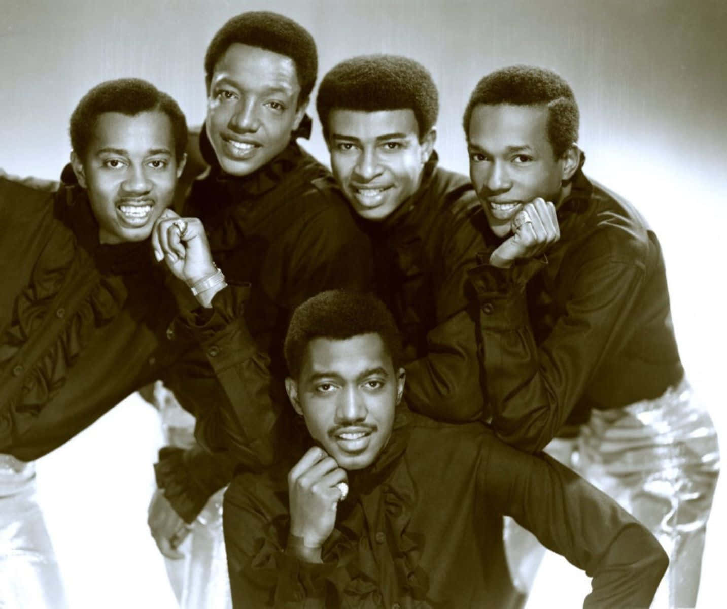 Vintage Motown Group Portrait Wallpaper