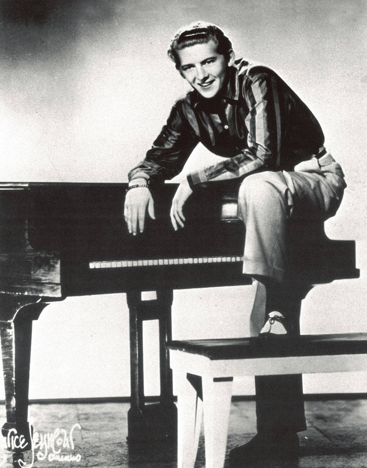 Vintage Photograph Of Jerry Lee Lewis Wallpaper