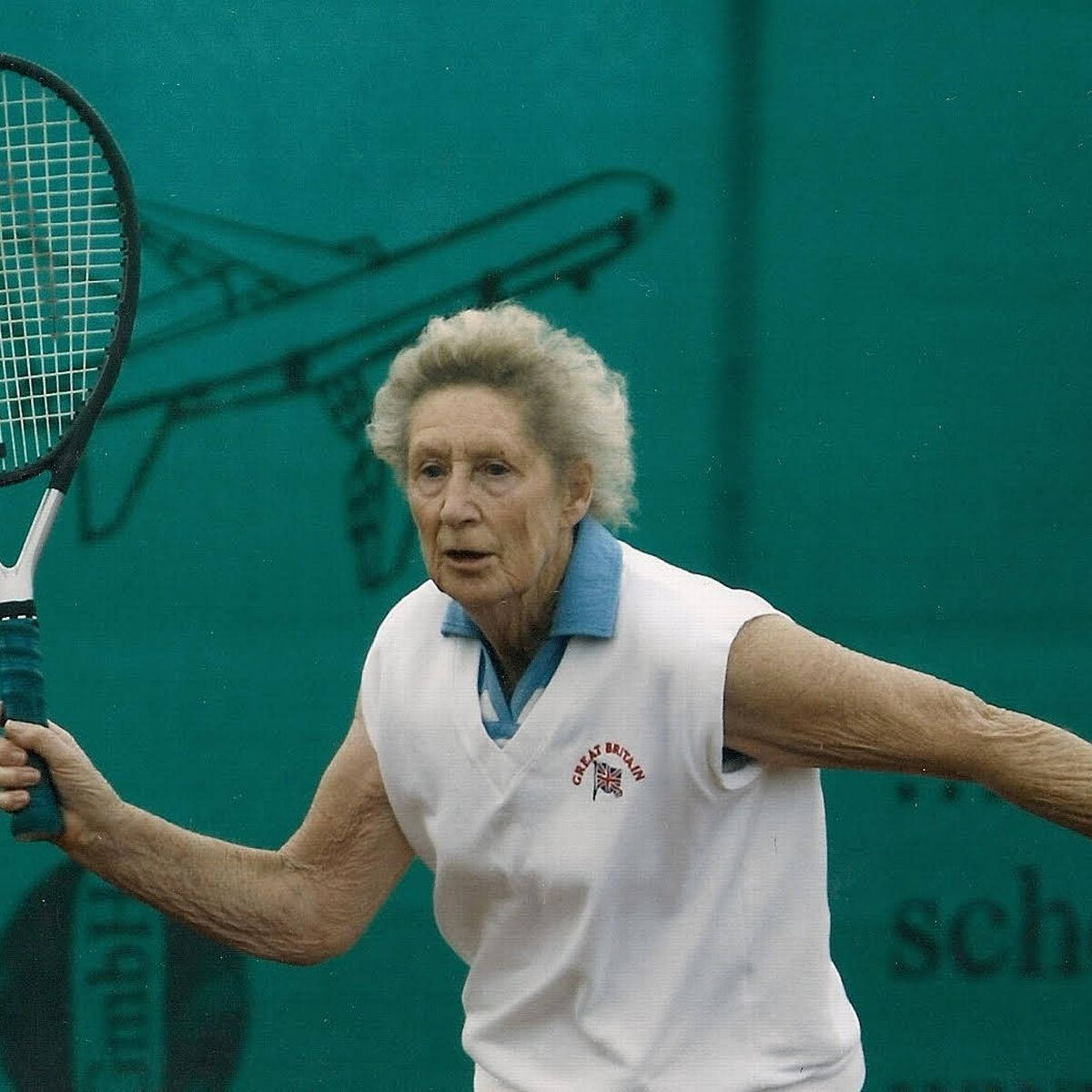 Virginia Wade Playing Old Age Wallpaper