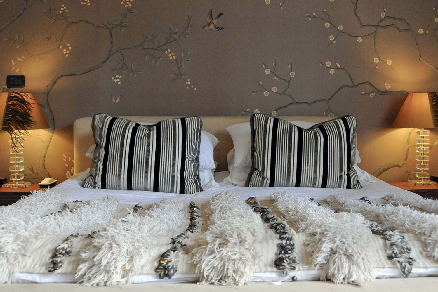 Vivacious Bed Fur Linens Wallpaper