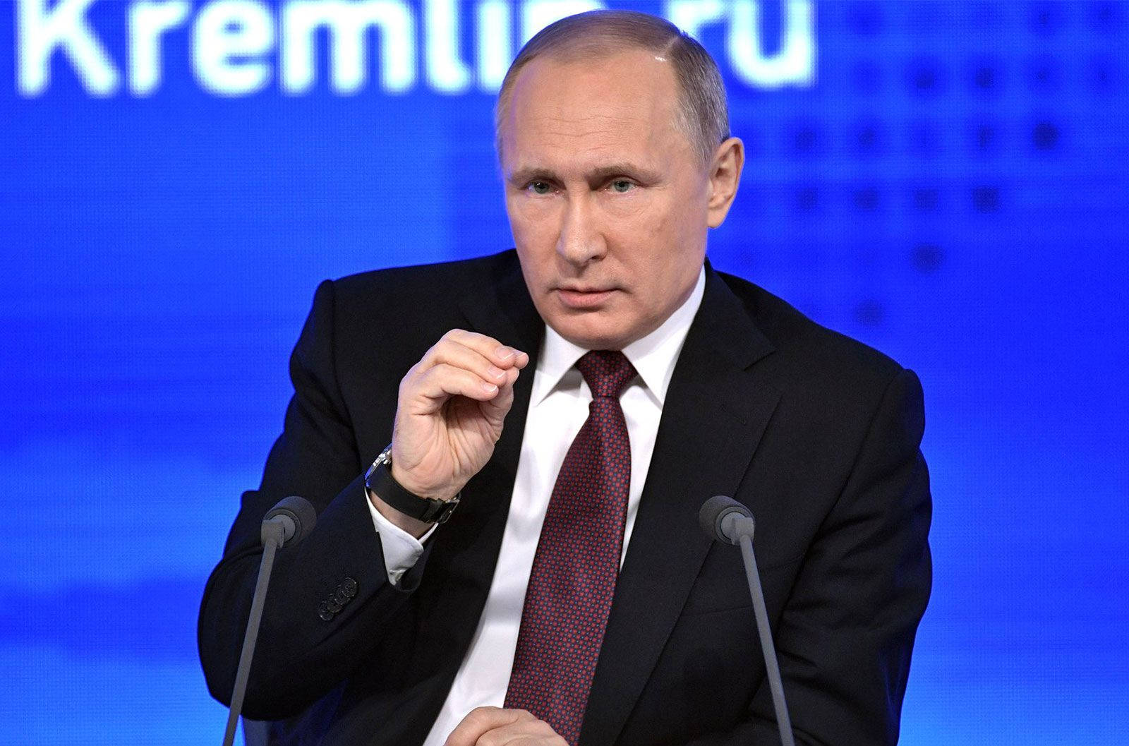 Vladimir Putin Delivering A Compelling Speech Wallpaper