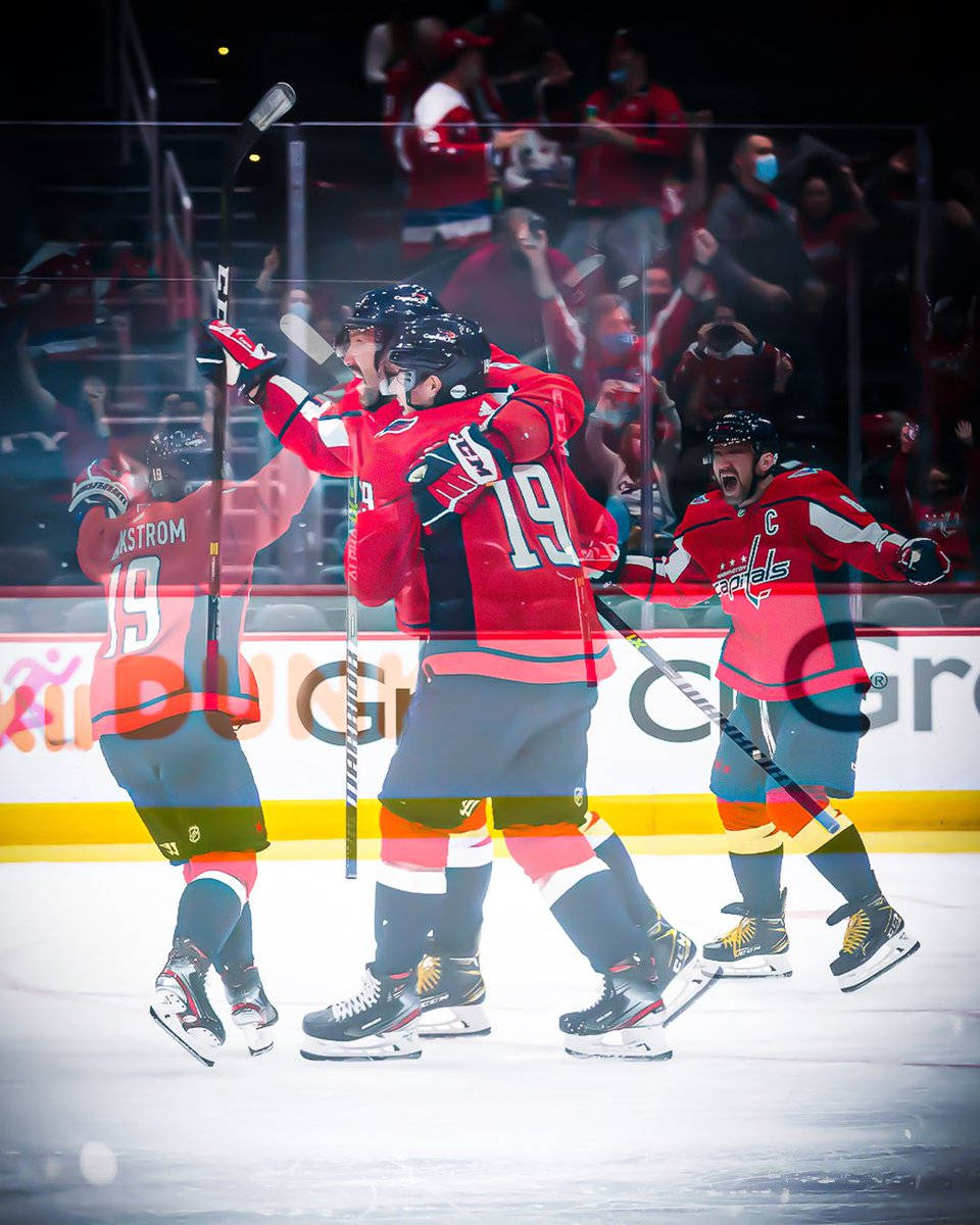 Washington Capitals Nicklas Backstrom And Teammates Wallpaper