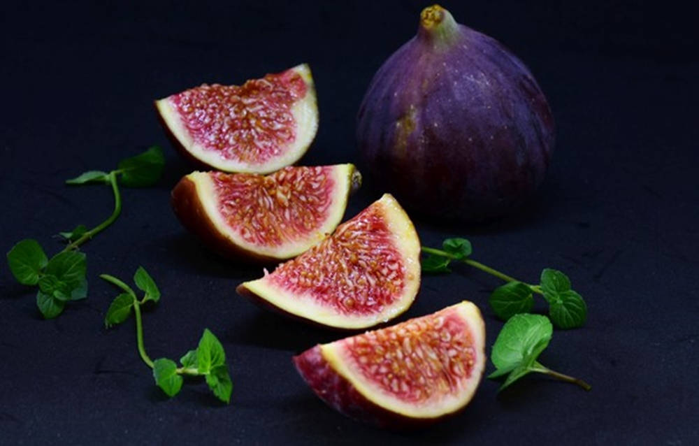 Wedges Of Figs Servings Wallpaper