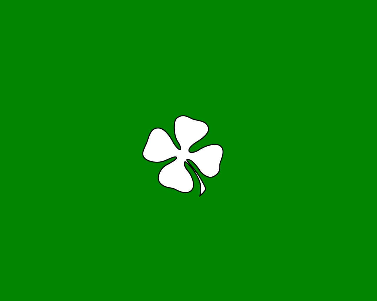 White Celtic Irish Cloverleaf Wallpaper