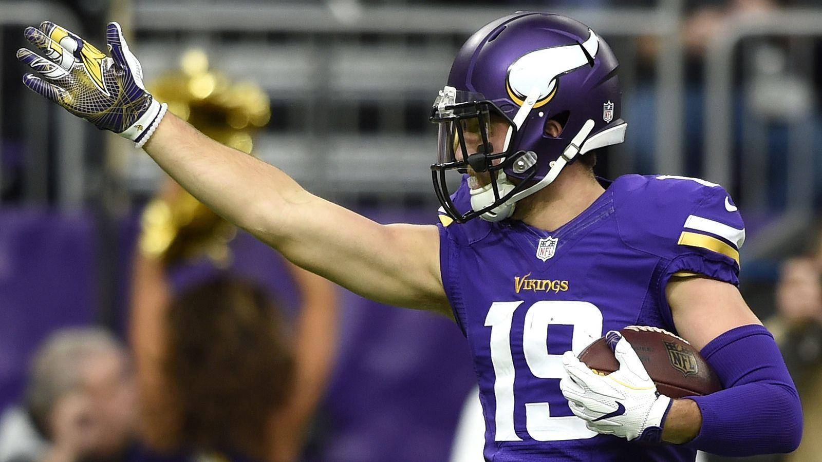 Wide Receiver Legend Adam Thielen Wallpaper