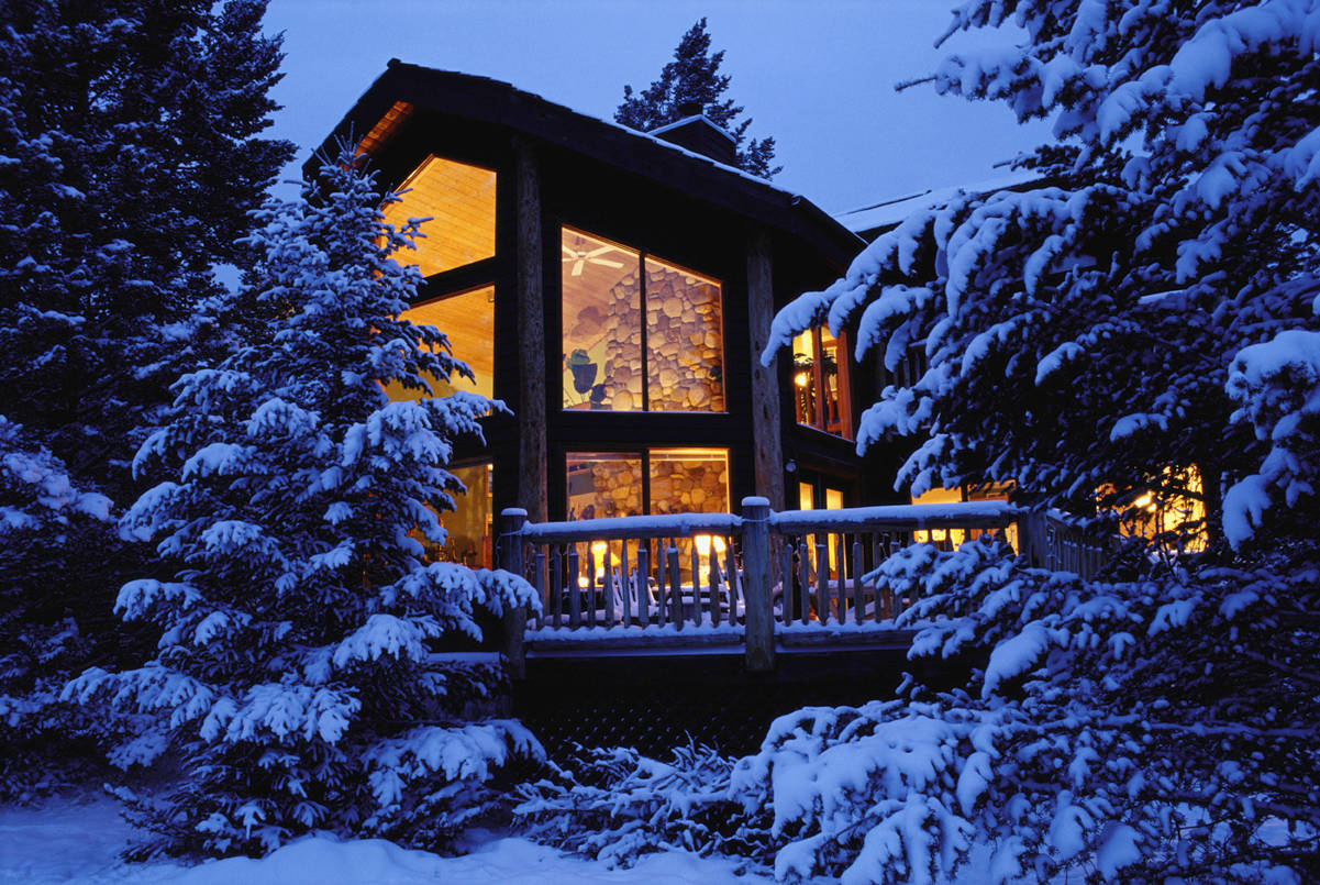 Winter House Contrasting Colors Wallpaper