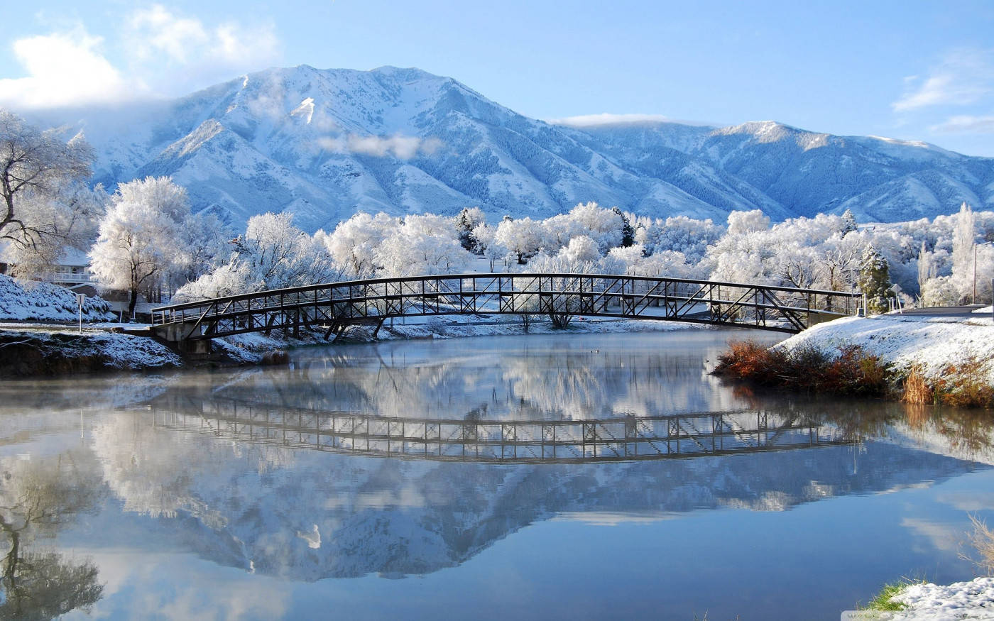 Winter Scene Long Bridge Wallpaper