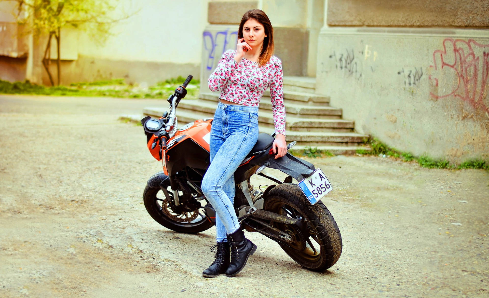 Download free Woman Sitting Duke 125 Ktm Bike Wallpaper MrWallpaper