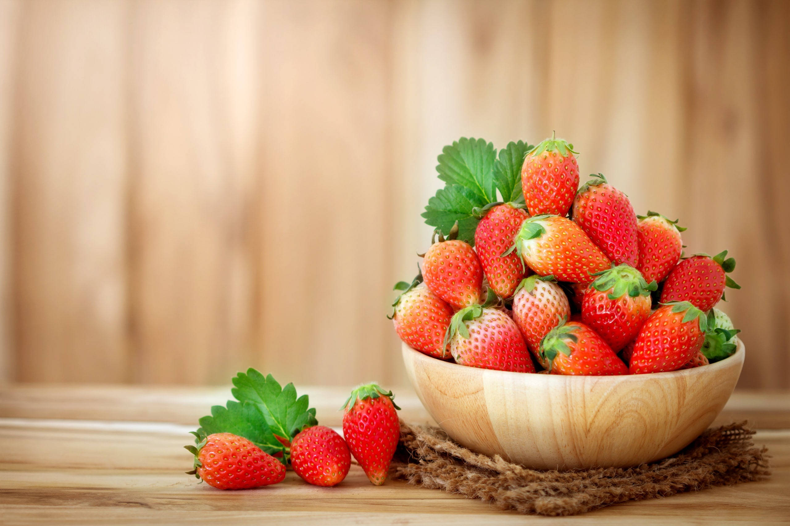 Wooden Bowl Of Strawberry Desktop Wallpaper