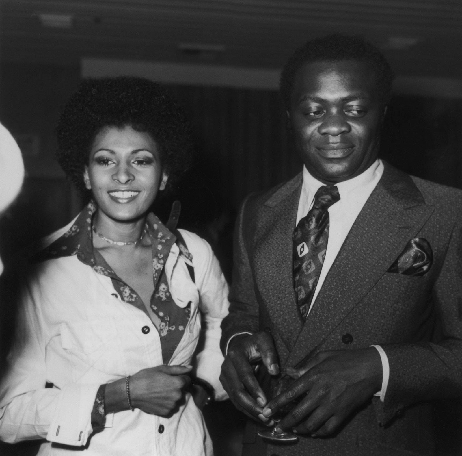 Yaphet Kotto And Pam Grier Wallpaper