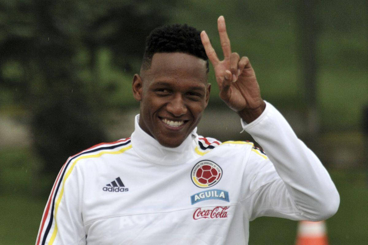 Yerry Mina Making Peace Sign Wallpaper