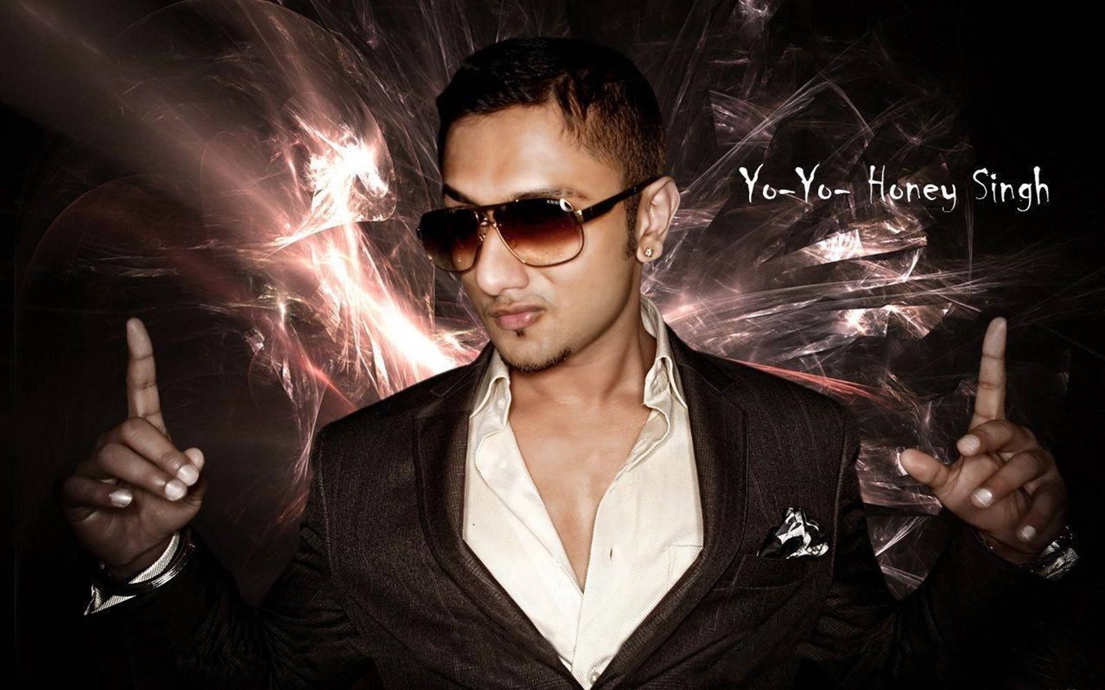 Yo Yo Honey Singh - The Music Superstar On Stage Wallpaper