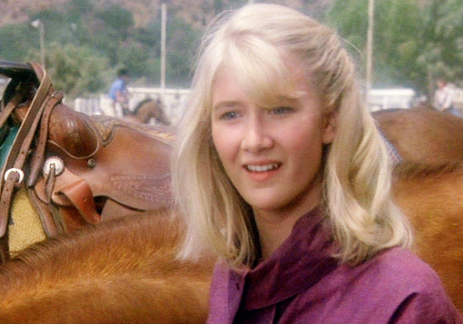 Young Actress Laura Dern Wallpaper