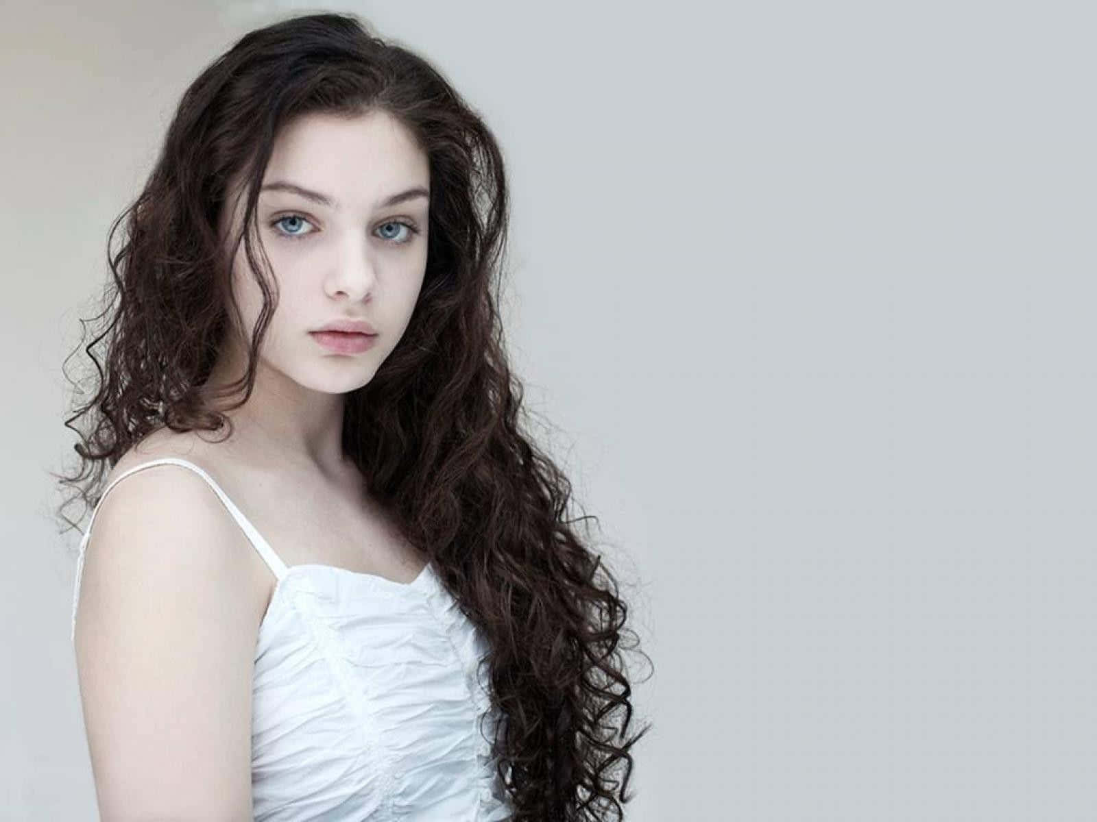 Young Odeya Rush Wallpaper