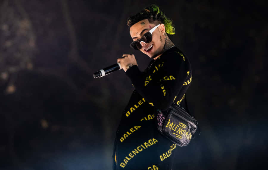 A Woman With Green Hair And A Microphone Wallpaper