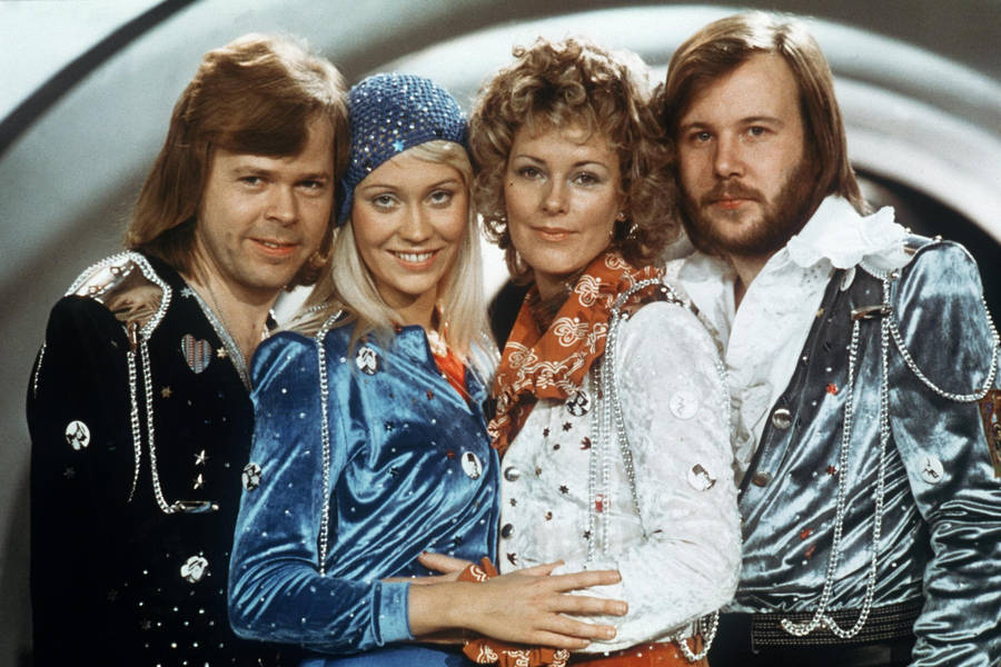 Classical ABBA: Dancing queen - YouTube