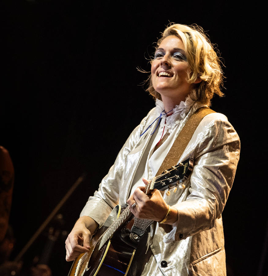 Download free American Singer Brandi Carlile Wallpaper - MrWallpaper.com