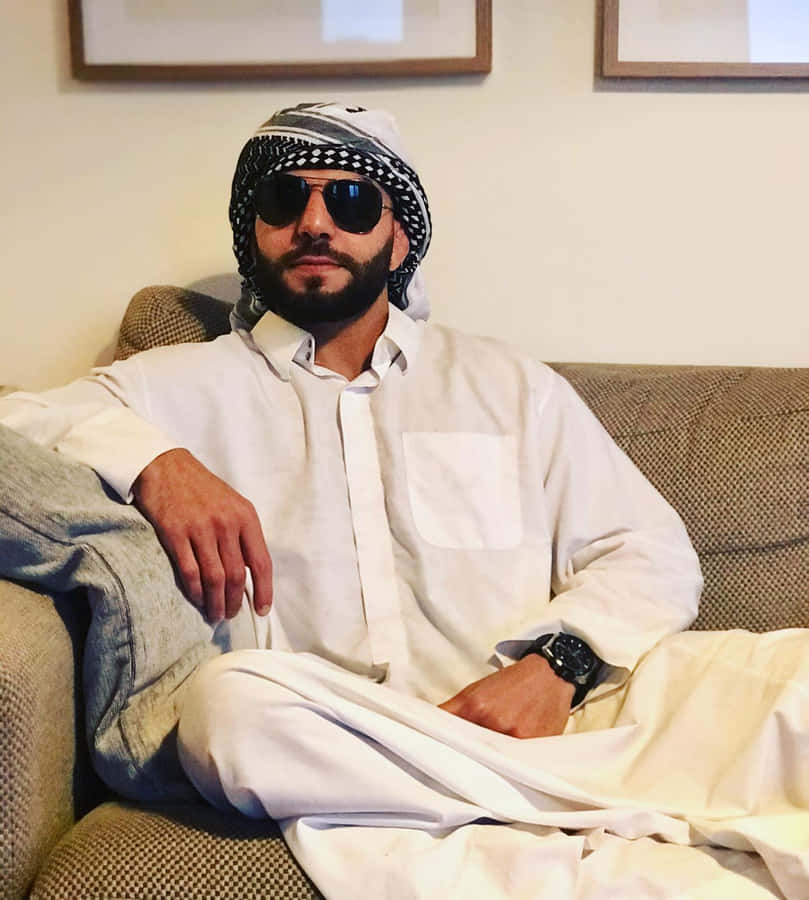 Amir Albazi Donning Traditional Iraqi Attire Wallpaper