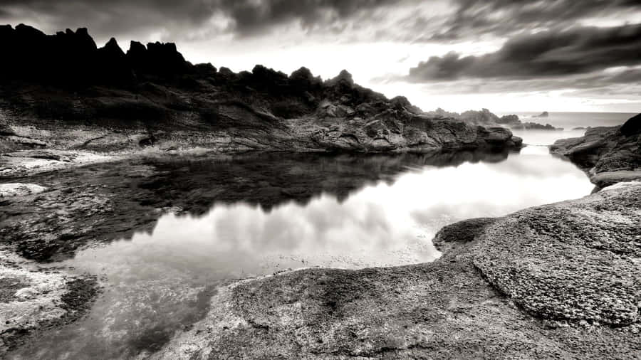 Black And White Pc Ocean Pools Wallpaper