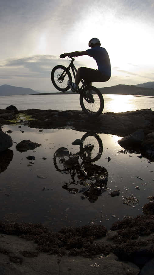 Black And White Shadow Mountain Bike Iphone Wallpaper