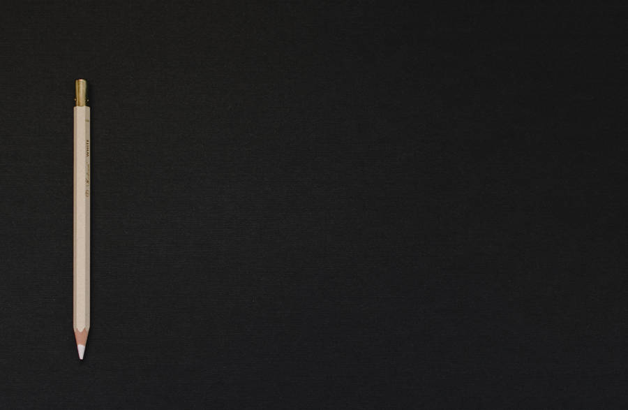 Black Table Page Wallpaper