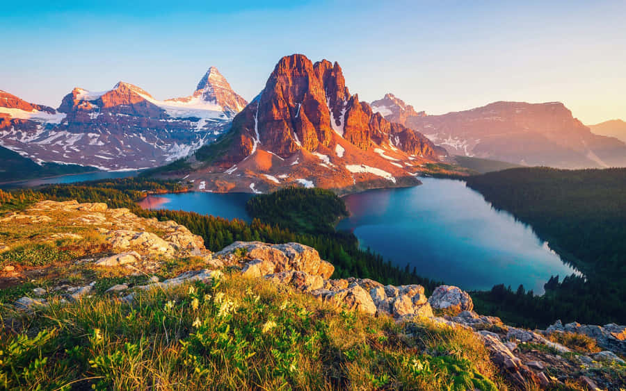 Breath-taking Mountain Scenery Wallpaper
