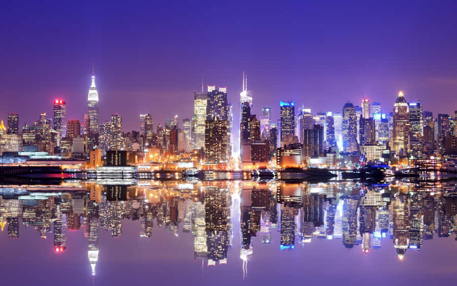 Captivating Cityscape In The Urban Metropolis Wallpaper