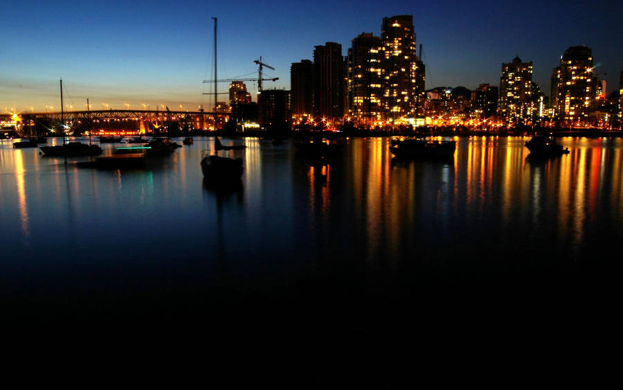 Cityscape By The Pier Wallpaper