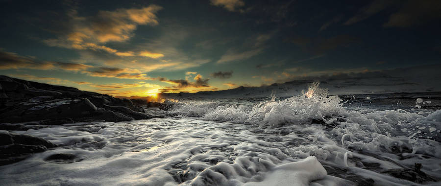 Crashing Waves 4k Ultra Widescreen Wallpaper