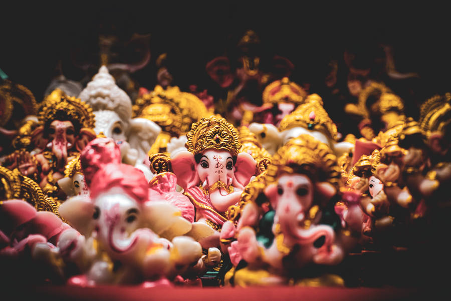 Divine Radiance Of Ganpati Bappa Wallpaper