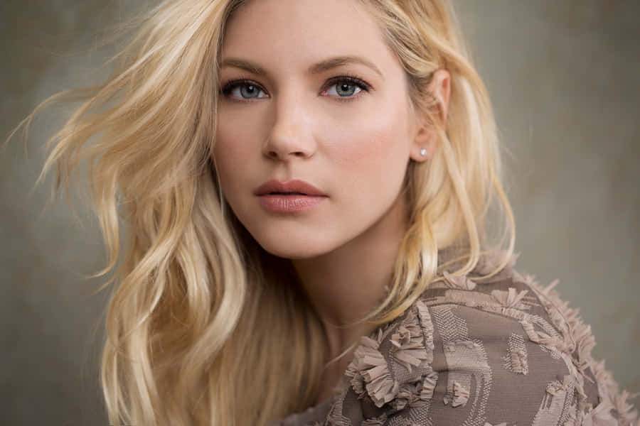 Download free Elegant Blonde Portrait Wallpaper - MrWallpaper.com