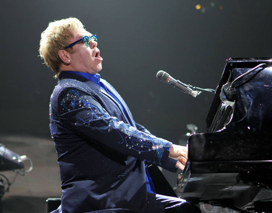 Download free HD wallpaper from above link! #music #EltonJohnWallpaper |  Elton john, Old pictures, Free hd wallpapers