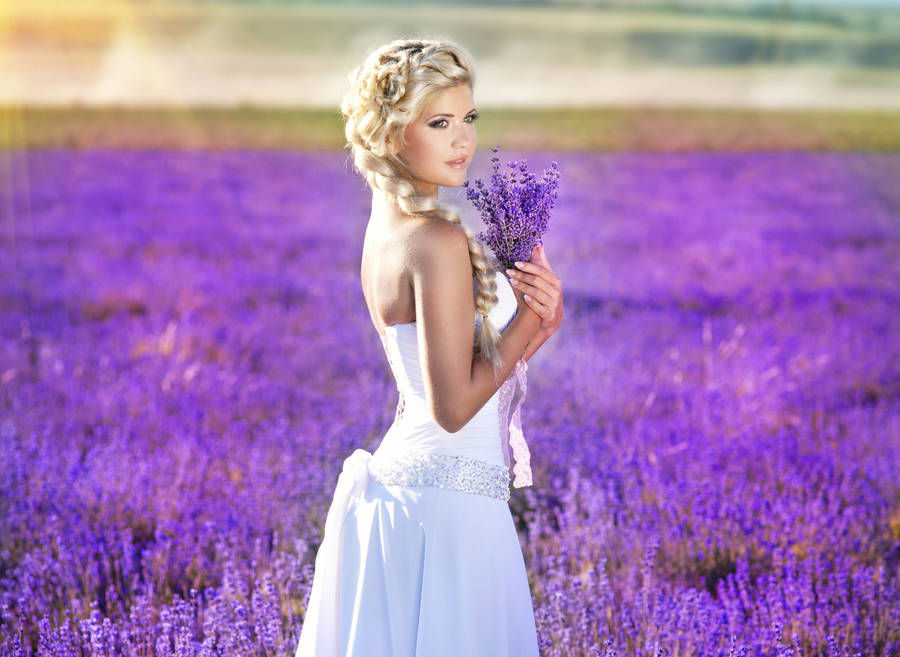 Ethereal Beauty In Bridal Elegance Wallpaper