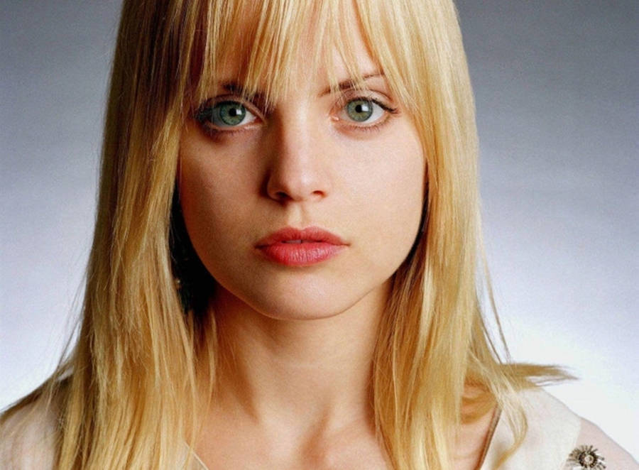 Download free For Image: Mesmerizing Grey-eyed Mena Suvari Wallpaper ...