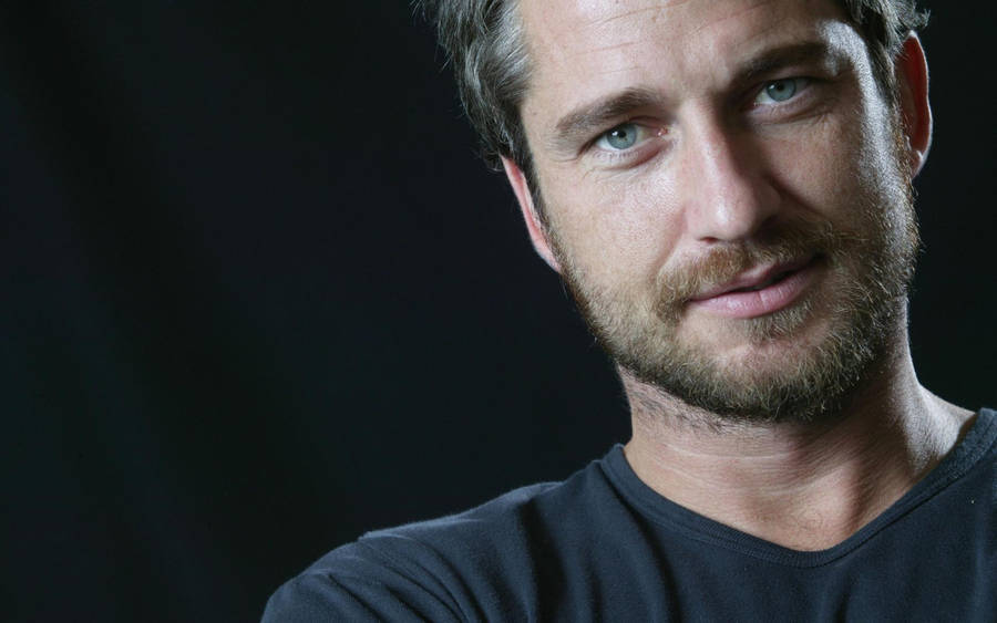 Download Free Gerard Butler – The Ultimate Celebrity Hunk Wallpaper 