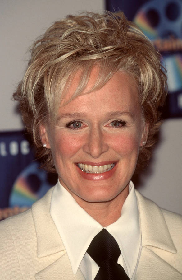 Download free Glenn Close In White Suit Wallpaper - MrWallpaper.com