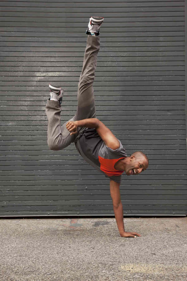 Hip Hop Dancer Freeze Pose Wallpaper
