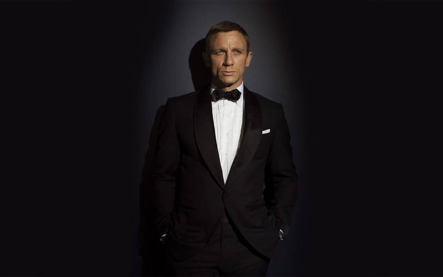 Download free James Bond Actor Daniel Craig Wallpaper - MrWallpaper.com