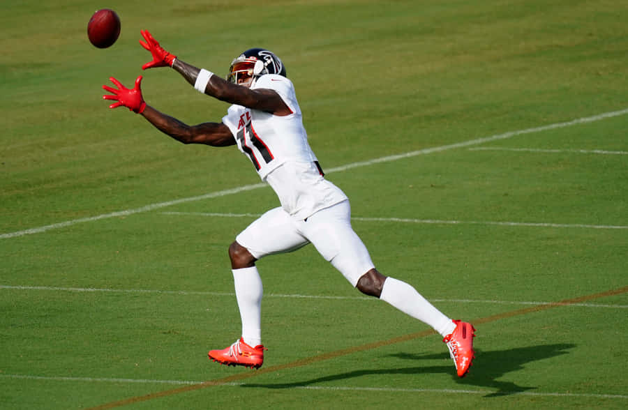 Download free Julio Jones, One Of The Best Wide Receivers In The Nfl ...