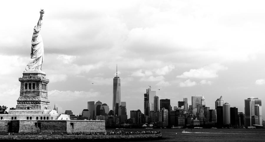 Liberty Overlooking New York Black And White Wallpaper