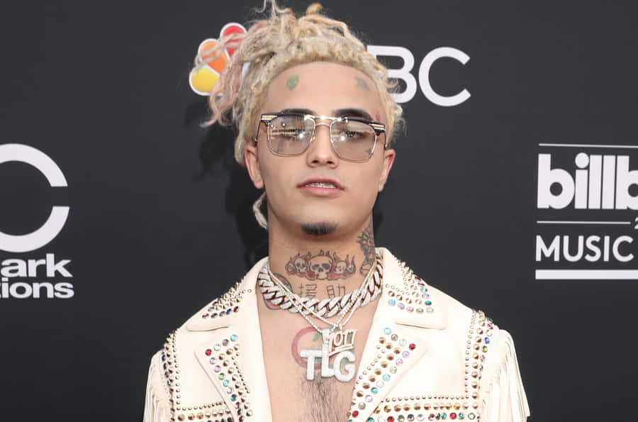 Lil Pump On Stage Wallpaper