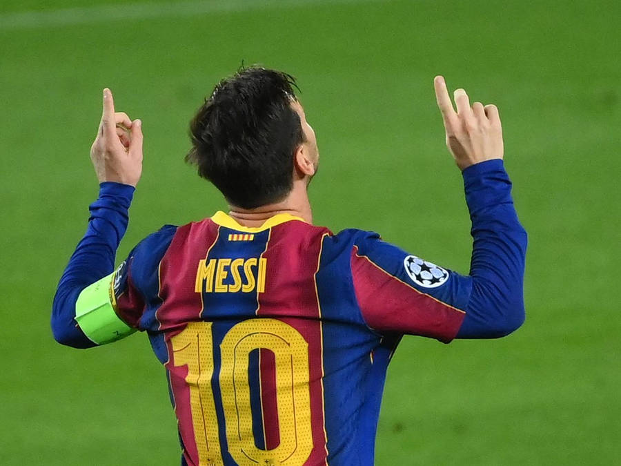 Download free Messi 2021 Pointing Upwards Wallpaper - MrWallpaper.com