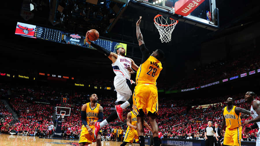 Nba Players Playing Court Wallpaper