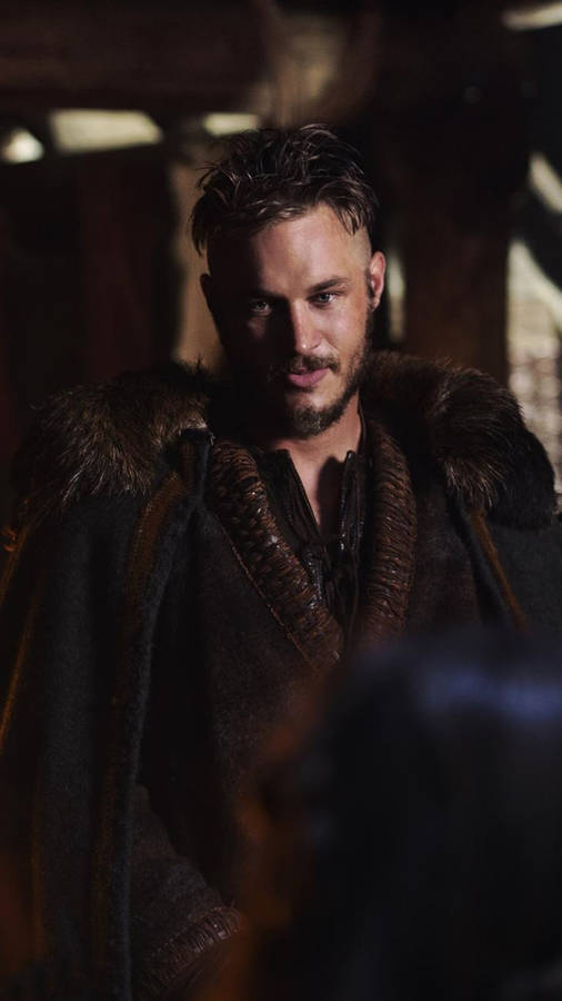 Download Free Ragnar Lothbrok 4k Vikings Brown Tunic Wallpaper 