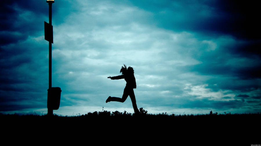 Running Happy Wallpaper