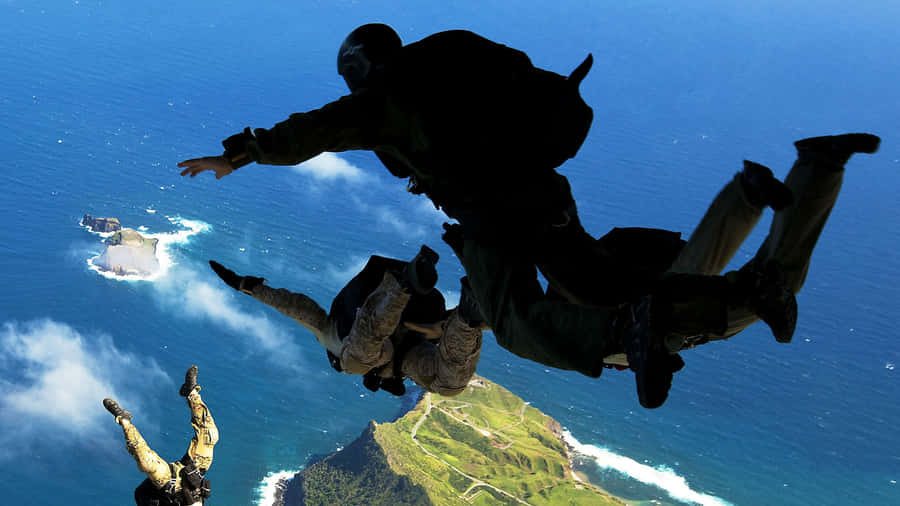 Showcasing The Strength Of The United States Army Wallpaper