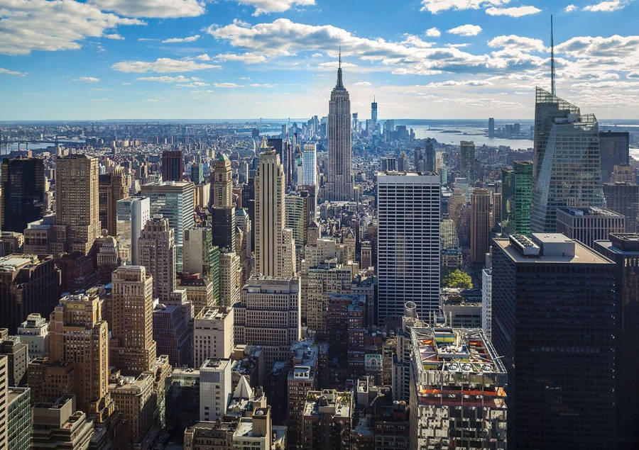 Sunny Manhattan Cityscape Wallpaper